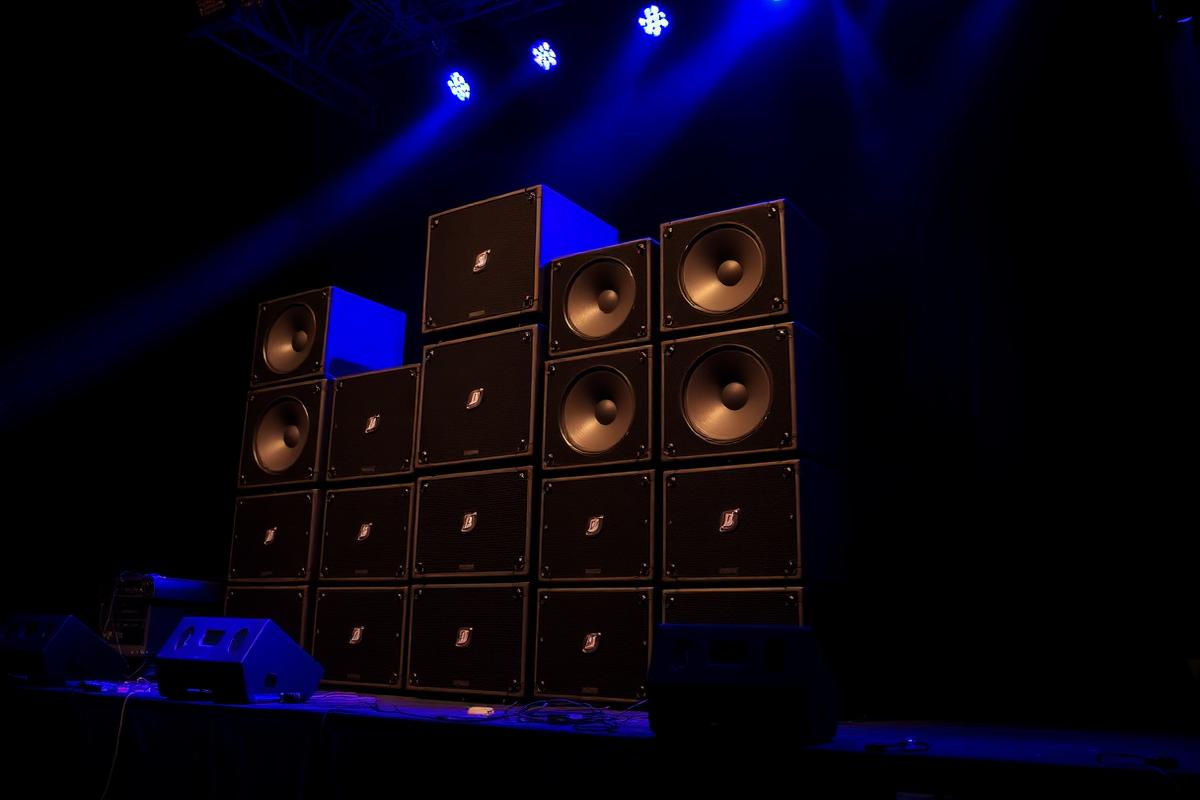Professional event sound system speakers